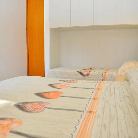 Διαμέρισμα Homely Flat In Pineda - Beahost Μπιμπιόνε